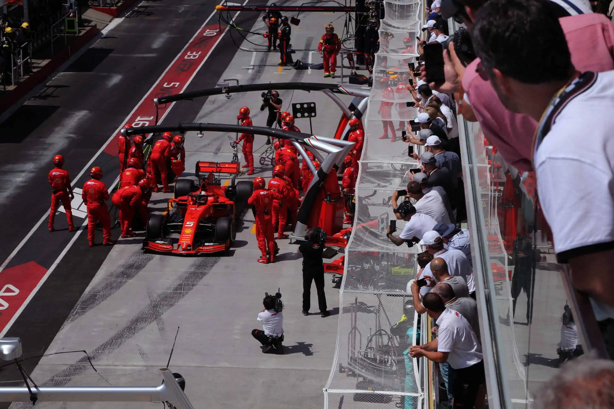 ICON Legends – Michael Schumacher – Formula One superstar